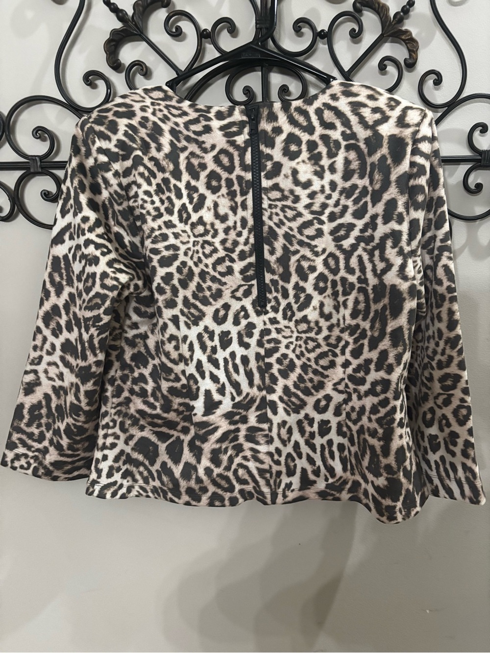 Cabi Medium blouse - Picture 5 of 5